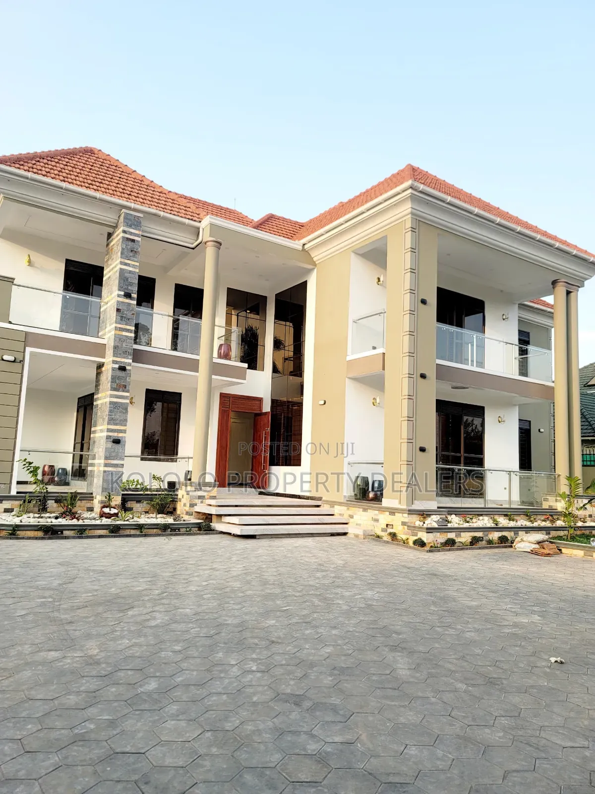 6bdrm Duplex in Akright, Central Division for sale