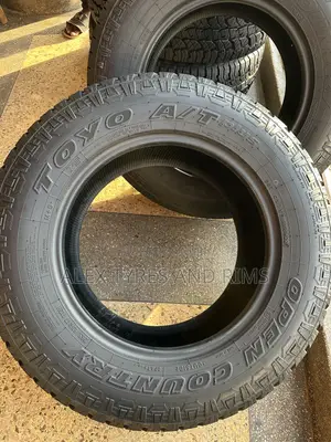 265/65r17 Japan Tyres Good Condition
