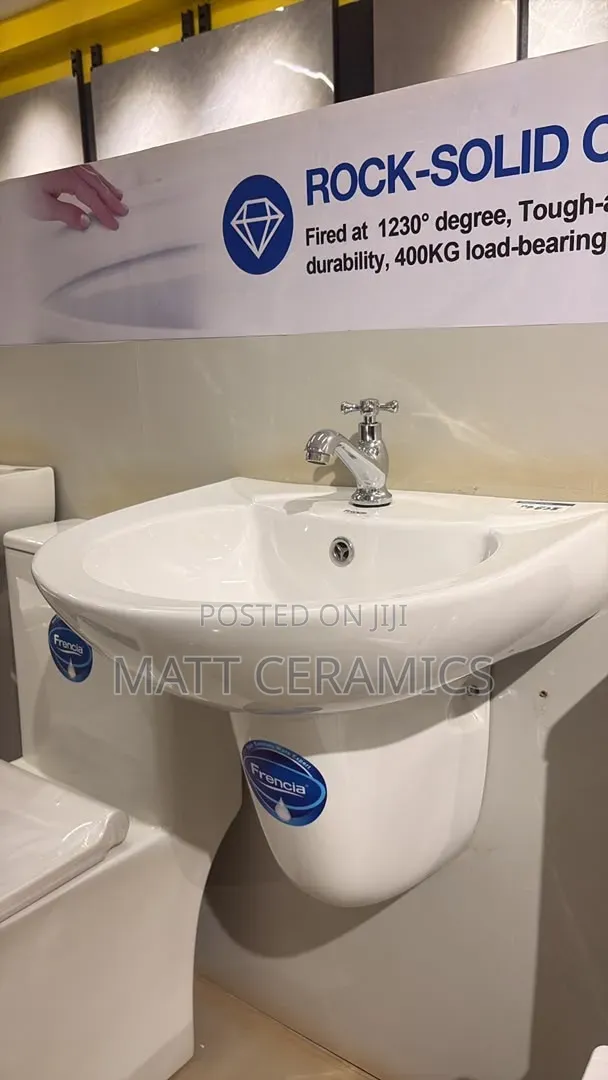 Short Pedestal Wash Basin