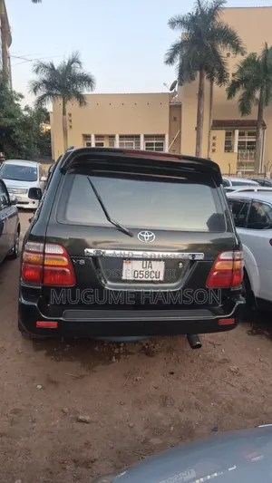 Toyota Land Cruiser 2000 Gray