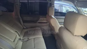 Toyota Land Cruiser 2000 Gray