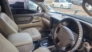 Toyota Land Cruiser 2000 Gray