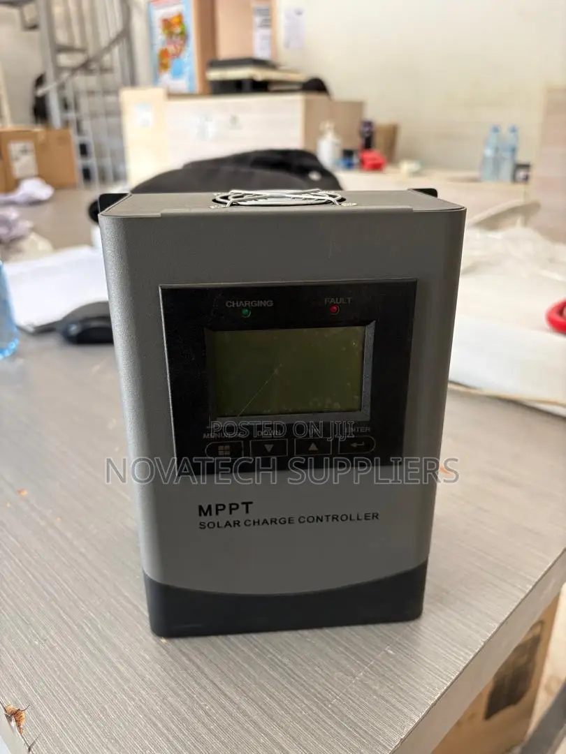 Wall Mount 40A MPPT Solar Charge Controller 12v/24v