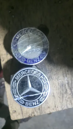 Mercedes-Benz Black Centre Caps With Logo