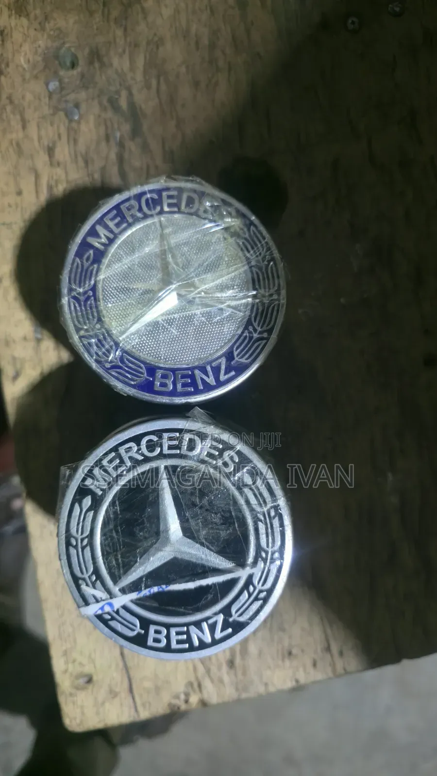 Mercedes-Benz Black Centre Caps With Logo