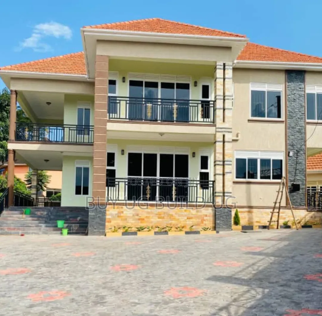 6bdrm Mansion in Bwebajja Entebe Road, Division A for sale