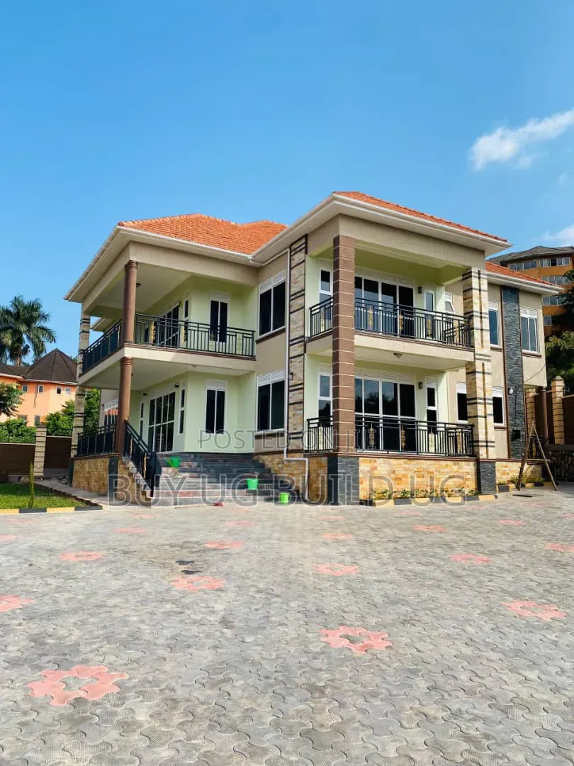 6bdrm Mansion in Bwebajja Entebe Road, Division A for sale