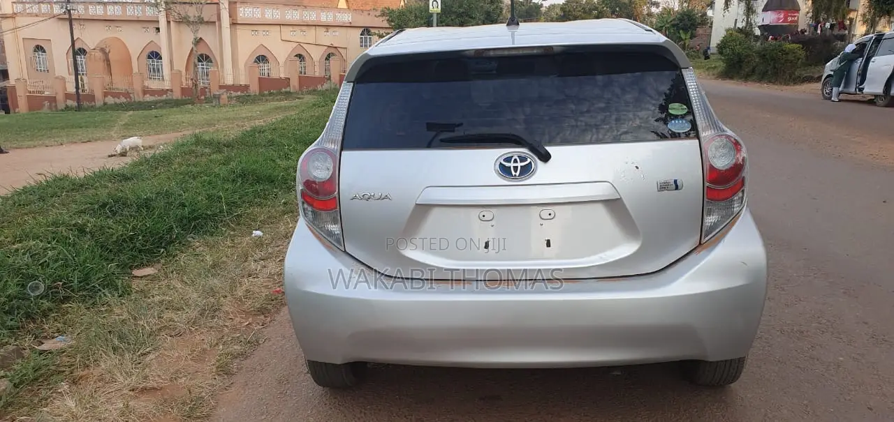 Toyota Aqua 2012 Silver
