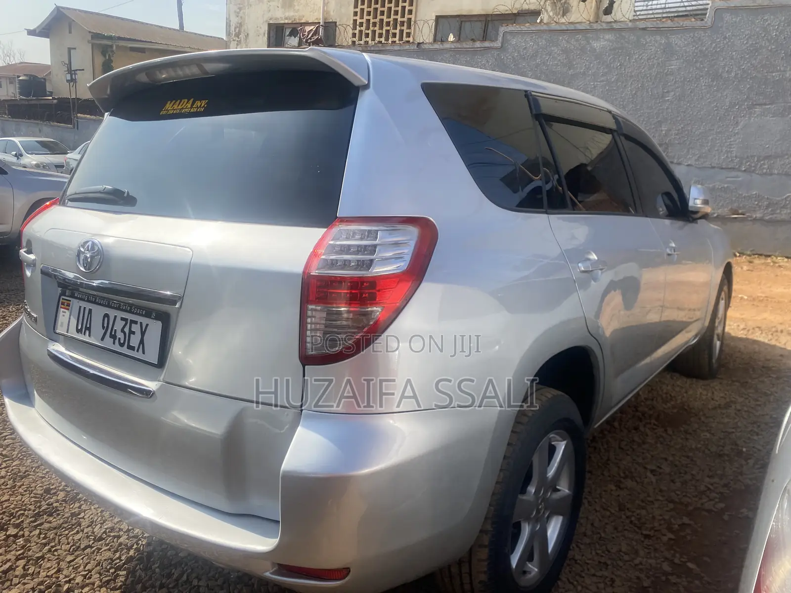 Toyota Vanguard 2011 White
