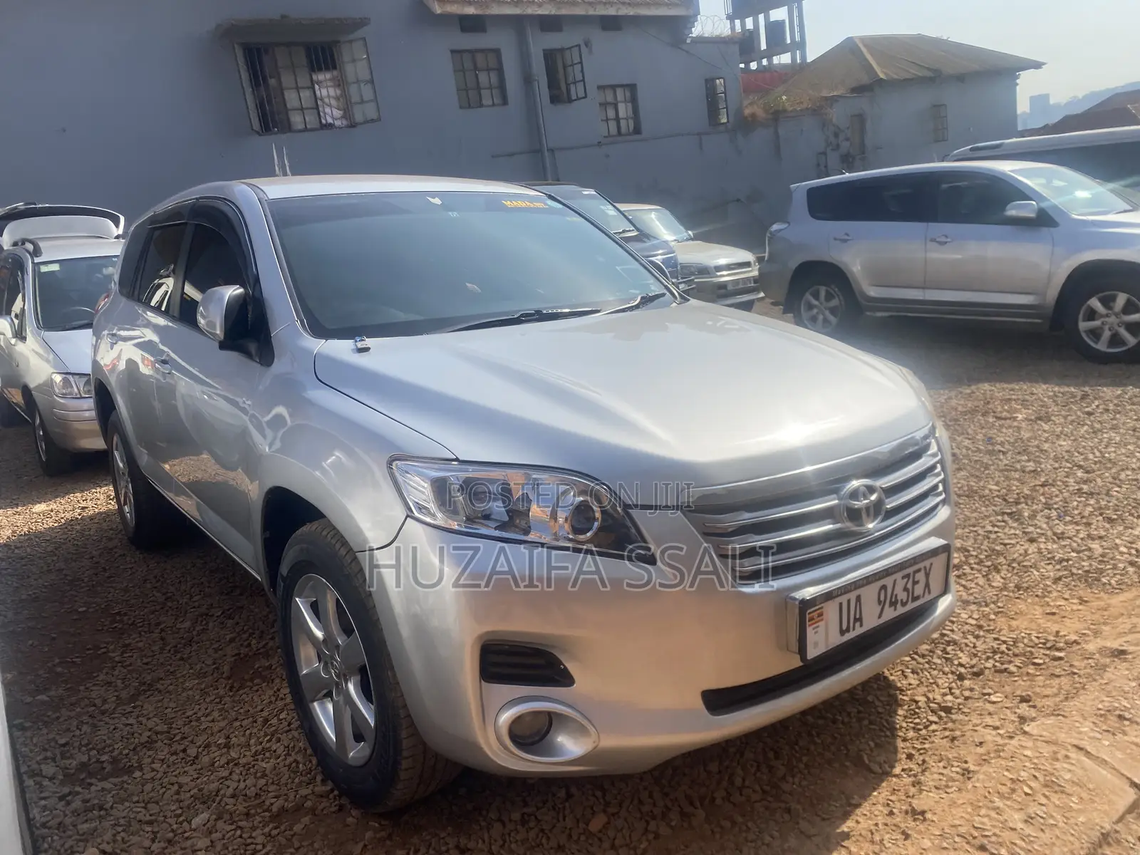 Toyota Vanguard 2011 White