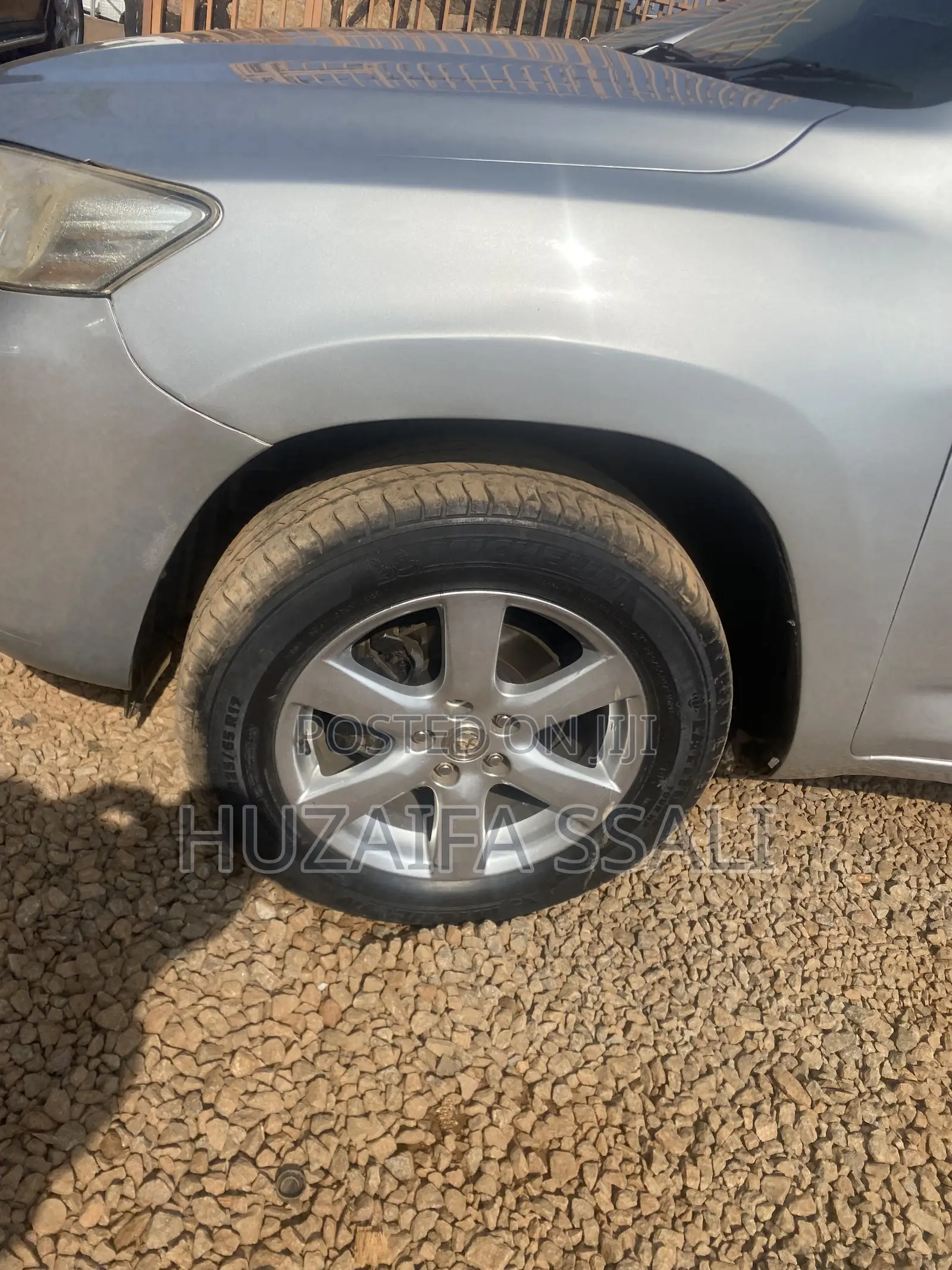 Toyota Vanguard 2011 White