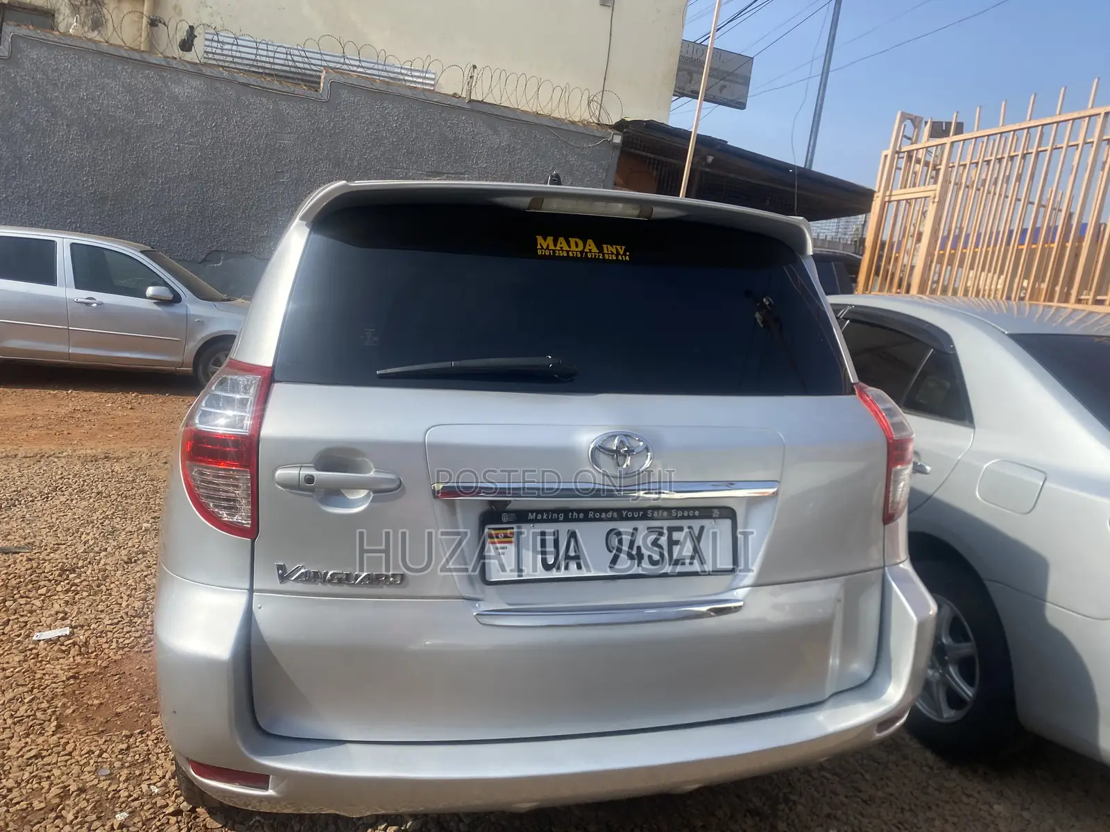 Toyota Vanguard 2011 White