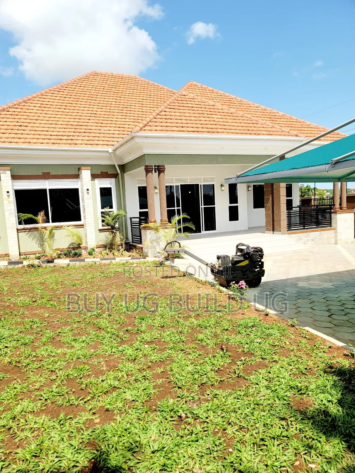 4bdrm Bungalow in Bwebajja Akright, Division A for sale