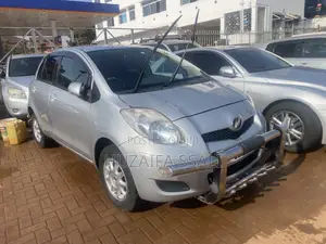 Toyota Vitz 2015 White