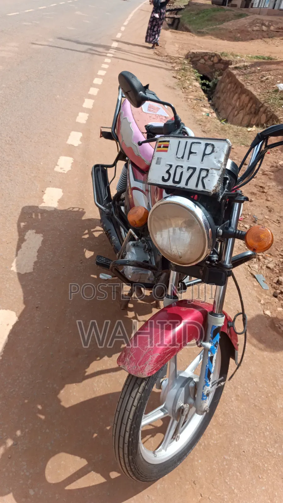 TVS HLX 125 2023 Red