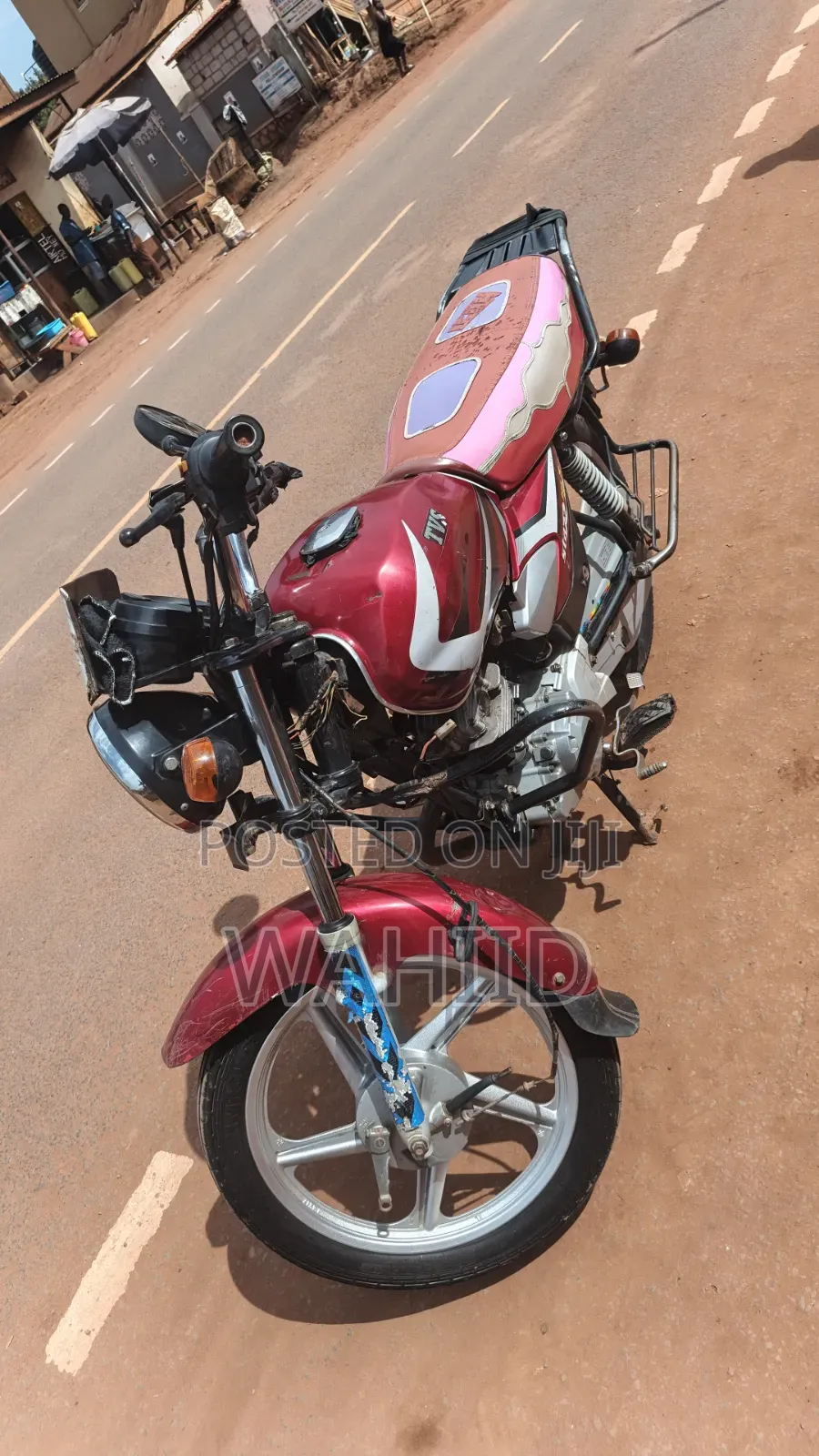 TVS HLX 125 2023 Red