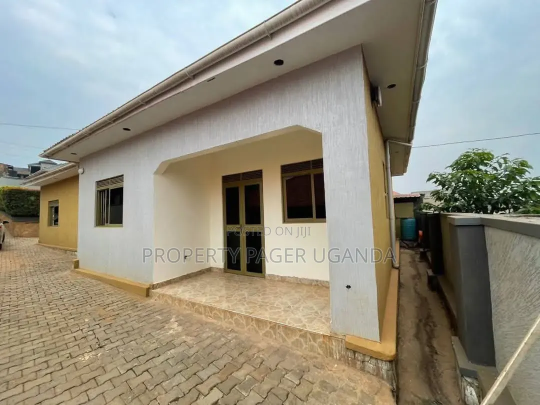 3bdrm Bungalow in Kira-Nsasa for rent