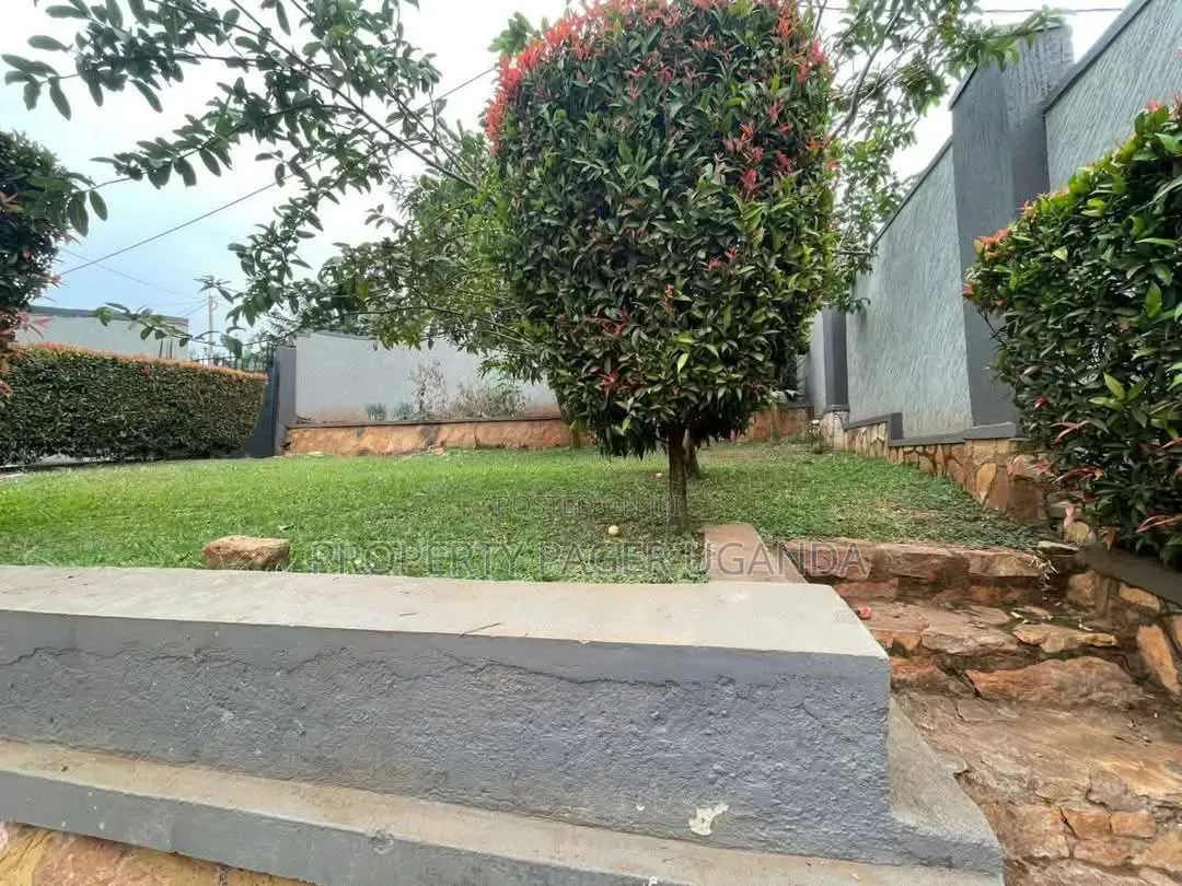 3bdrm Bungalow in Kira-Nsasa for rent