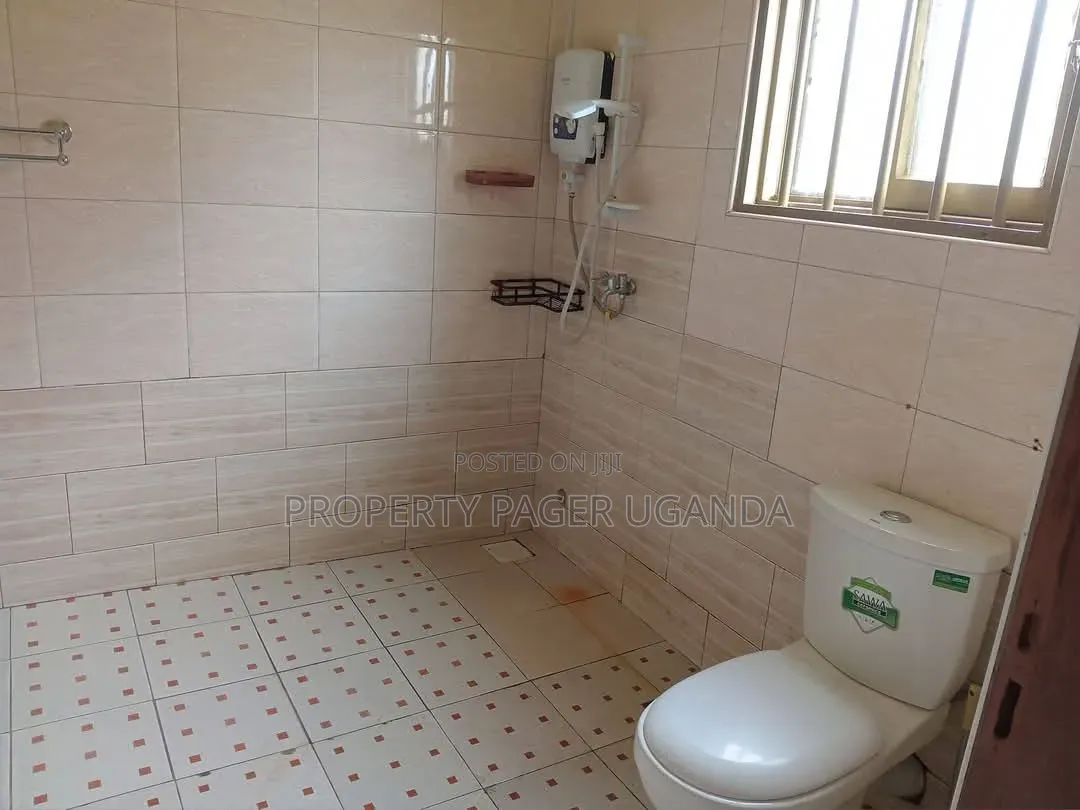 3bdrm Bungalow in Kira-Nsasa for rent
