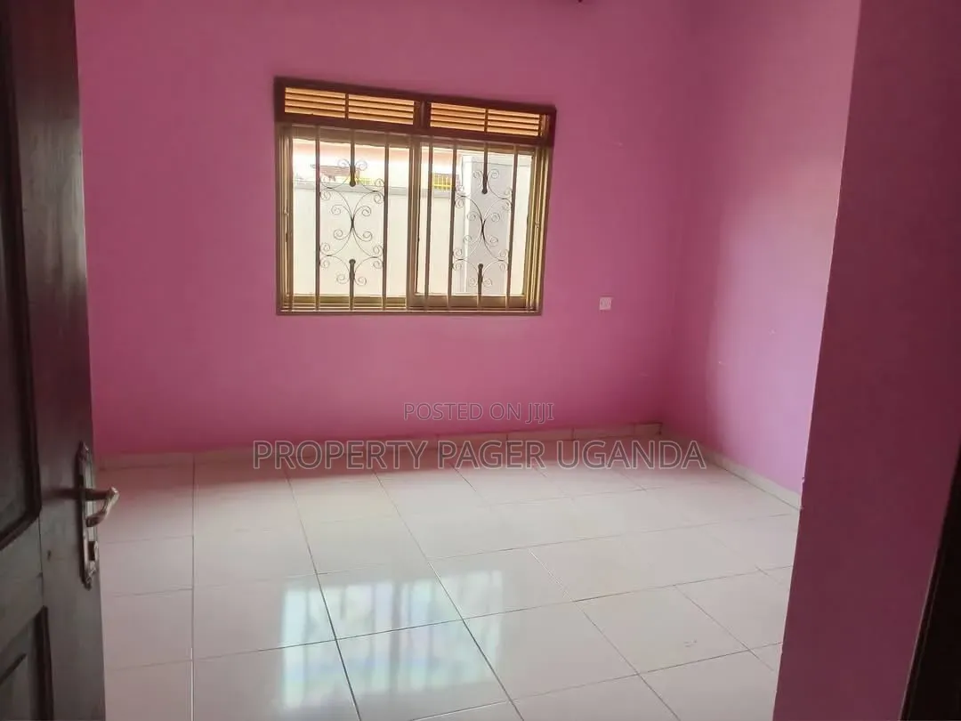 3bdrm Bungalow in Kira-Nsasa for rent