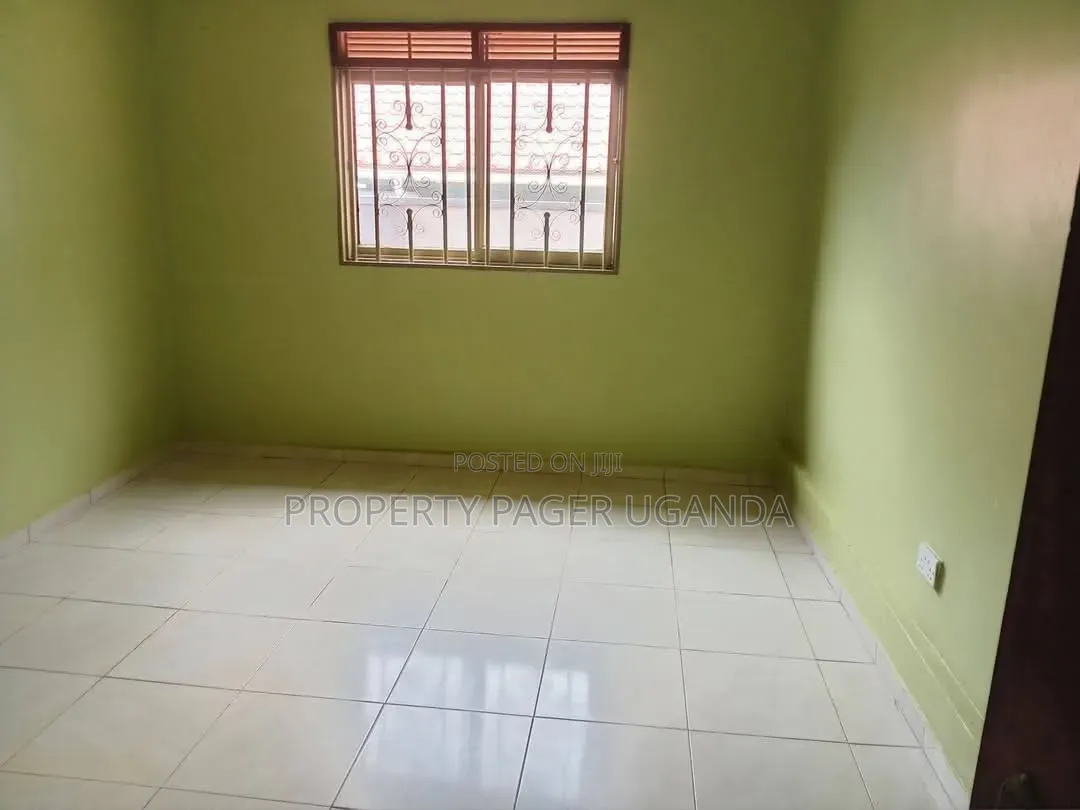 3bdrm Bungalow in Kira-Nsasa for rent