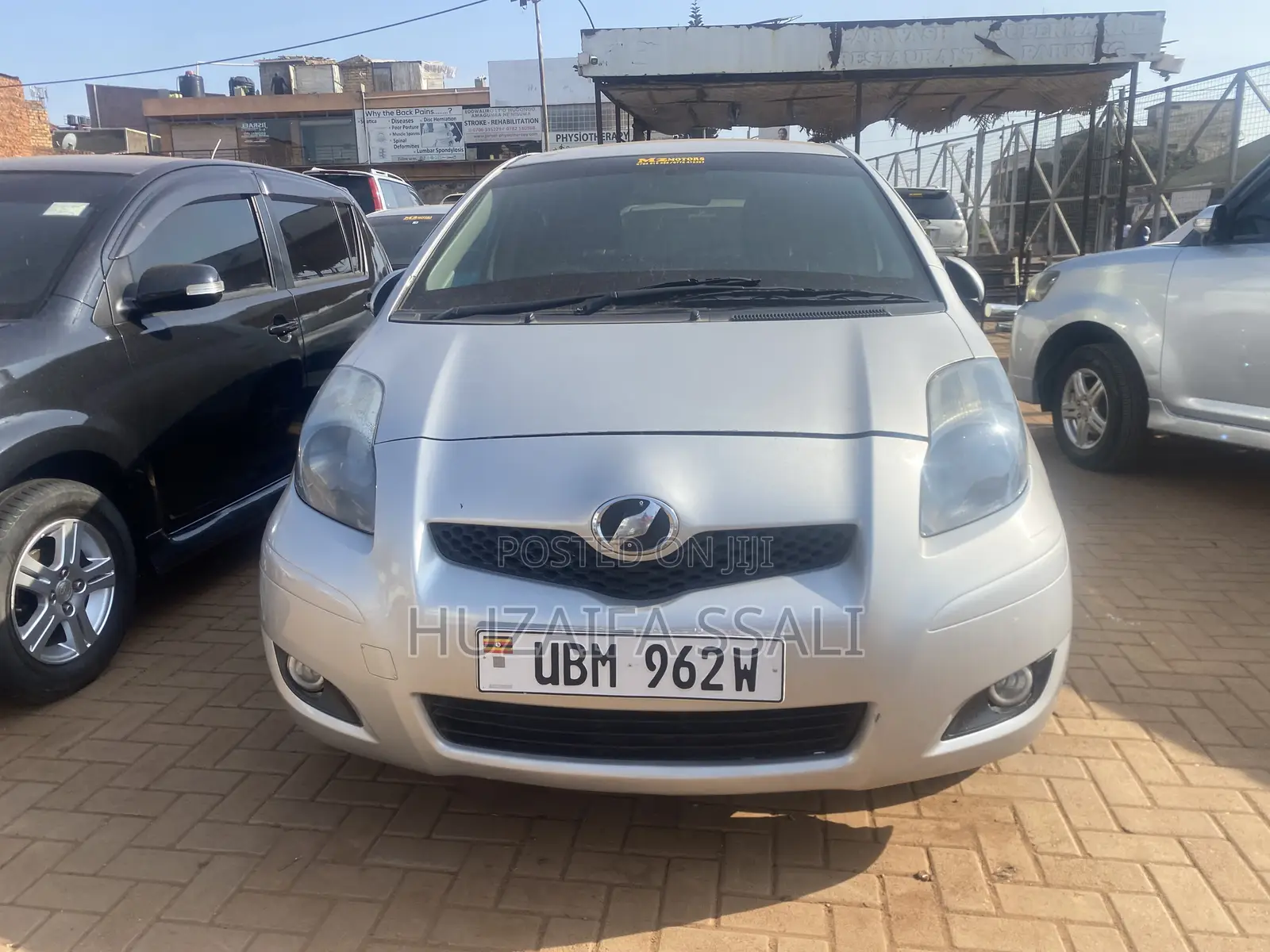 Toyota Vitz 2010 White