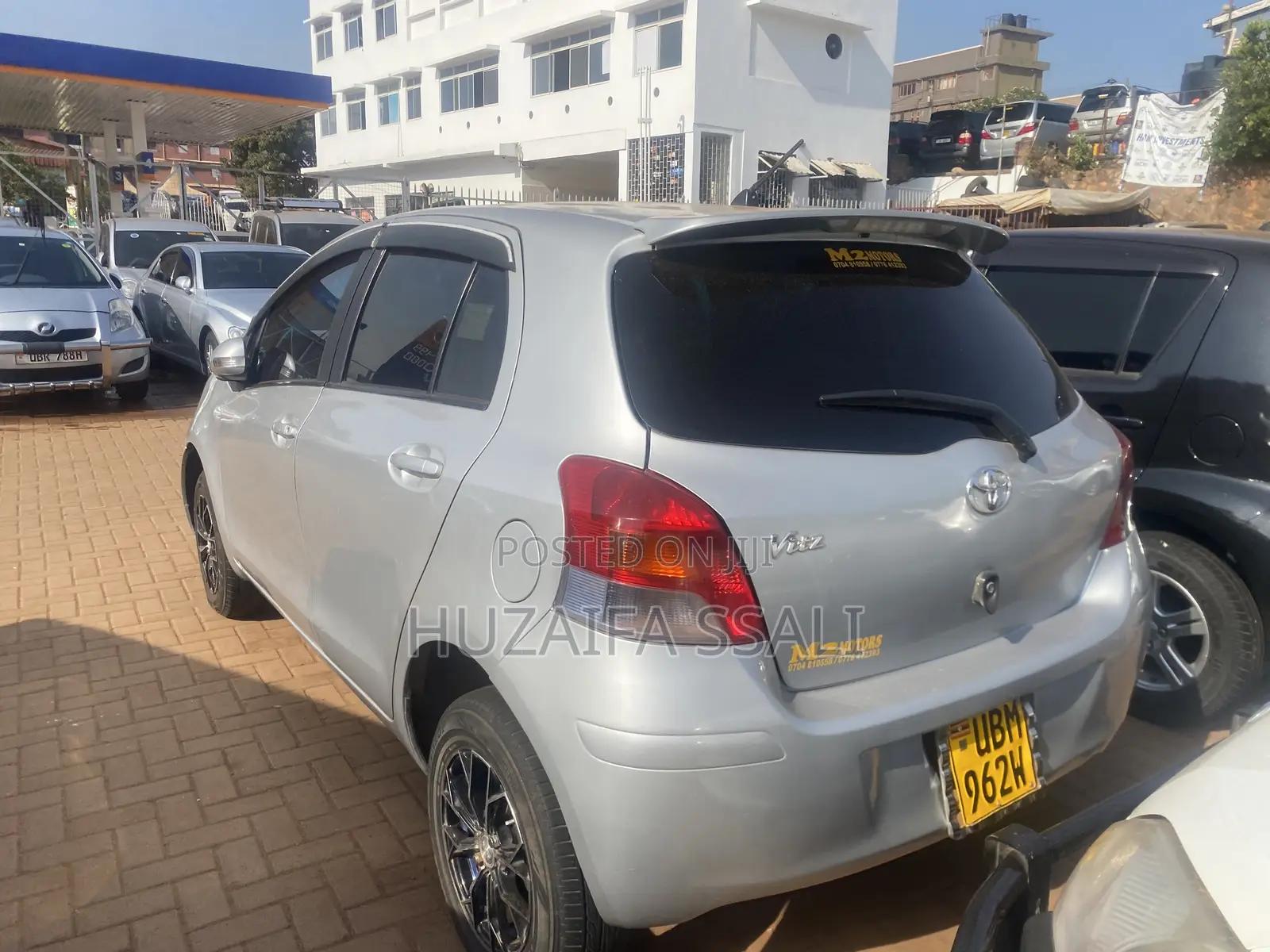 Toyota Vitz 2010 White