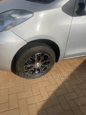 Toyota Vitz 2010 White