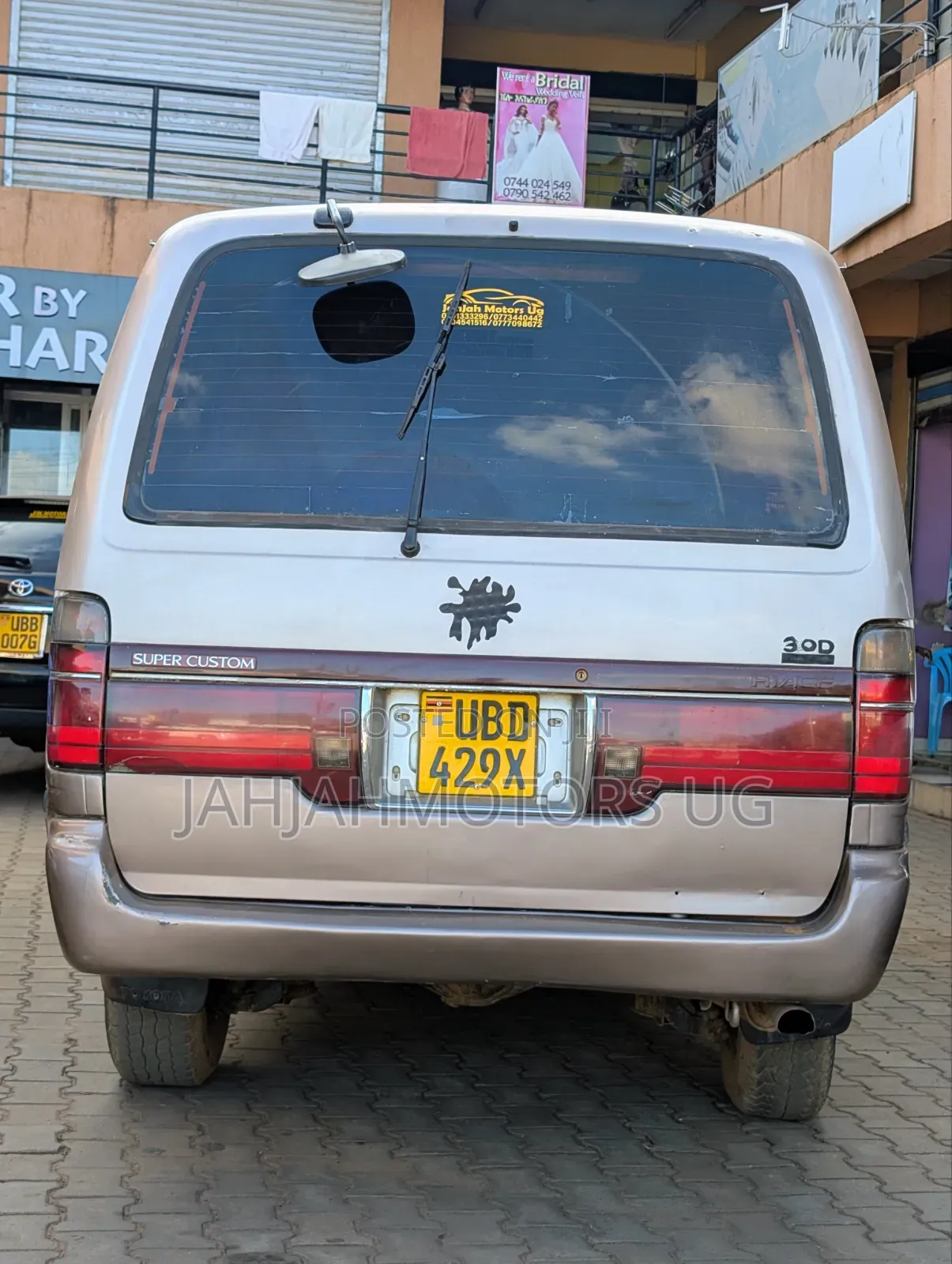 Toyota Grand HiAce 1999 Gold