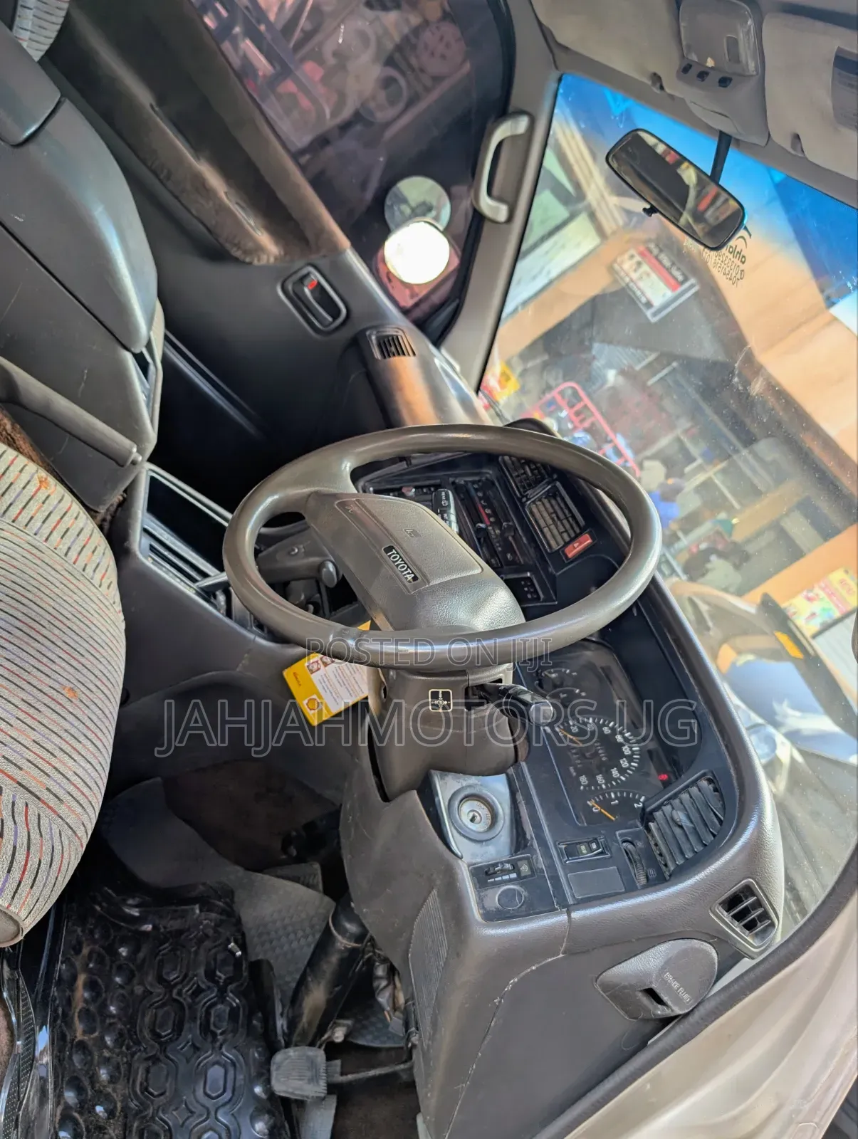 Toyota Grand HiAce 1999 Gold