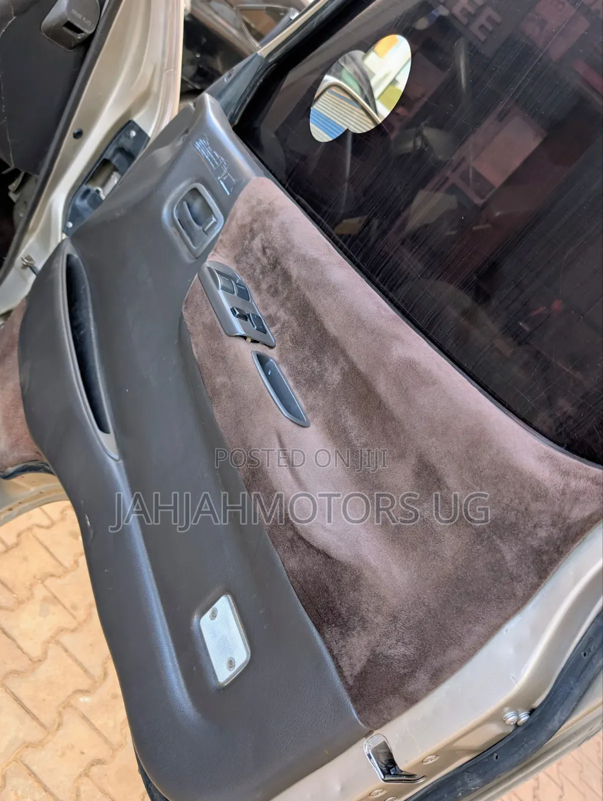 Toyota Grand HiAce 1999 Gold