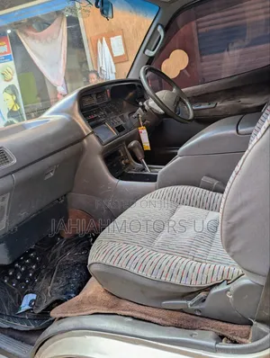 Toyota Grand HiAce 1999 Gold