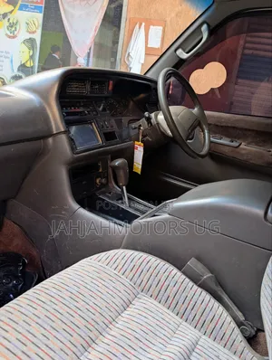 Toyota Grand HiAce 1999 Gold
