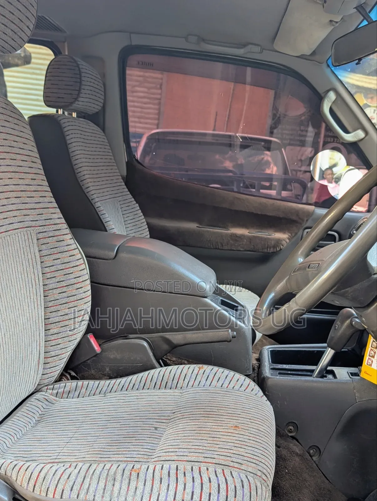 Toyota Grand HiAce 1999 Gold
