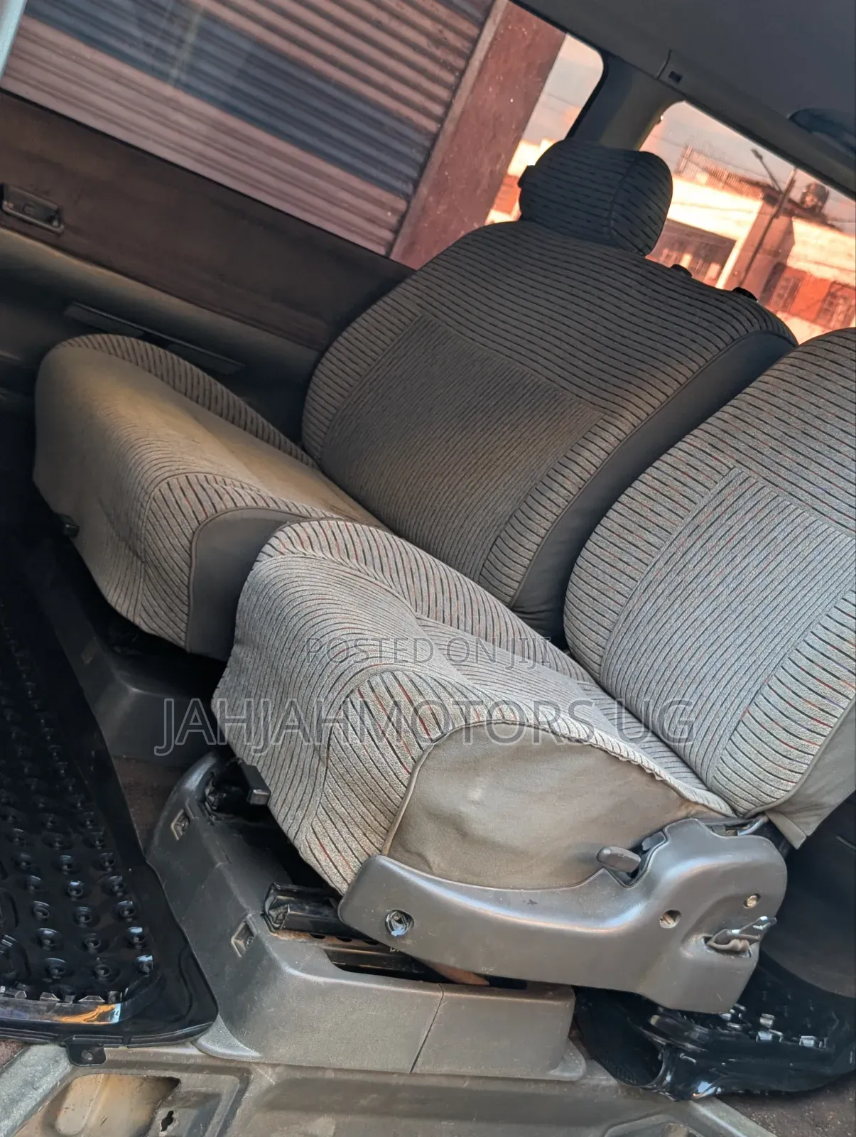 Toyota Grand HiAce 1999 Gold