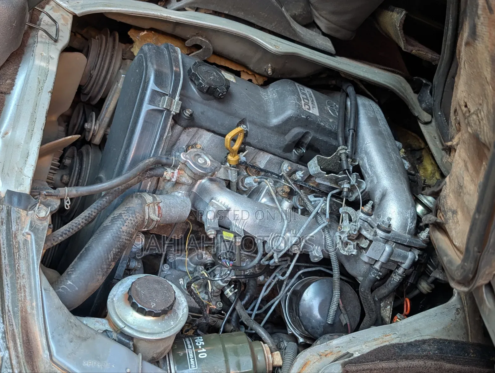 Toyota Grand HiAce 1999 Gold