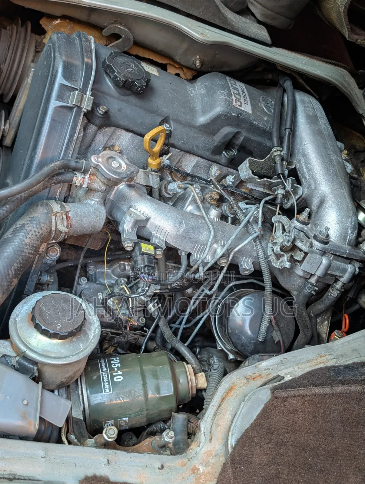 Toyota Grand HiAce 1999 Gold