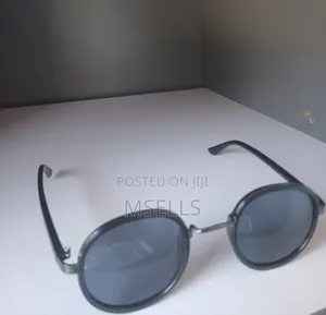 Black Round Frame Sunglasses