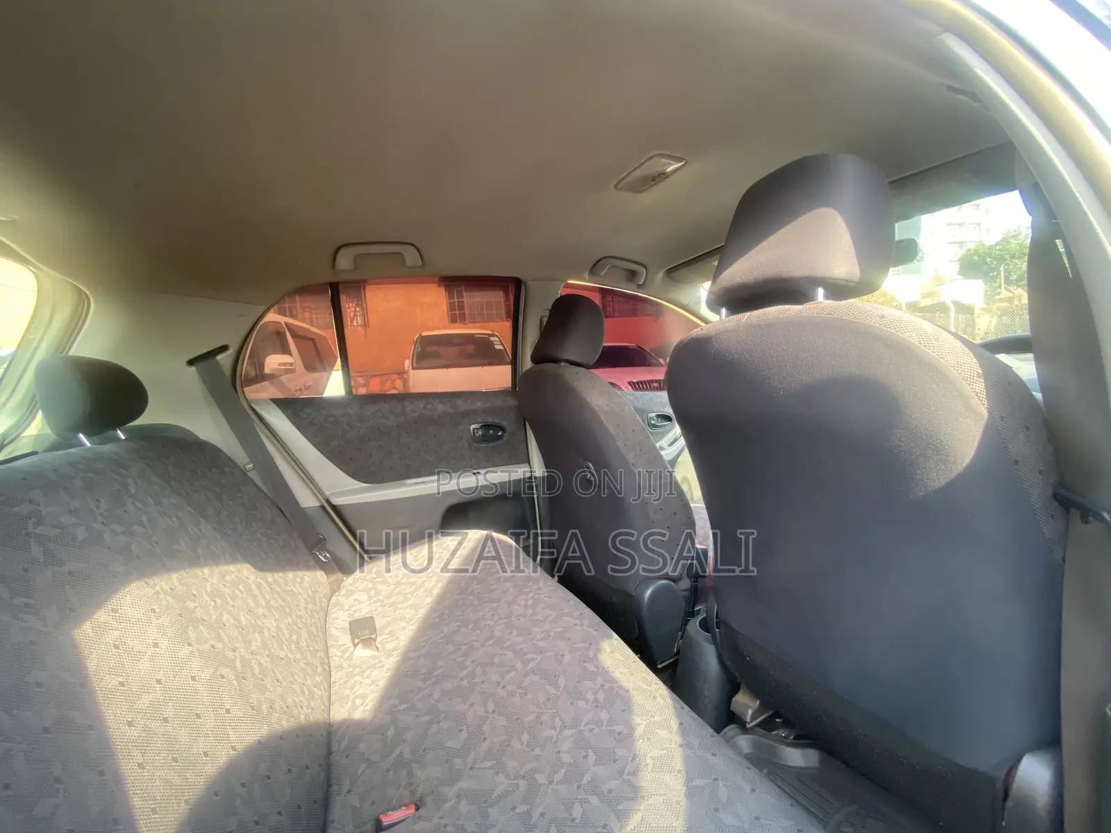 Toyota Vitz 2010 Silver