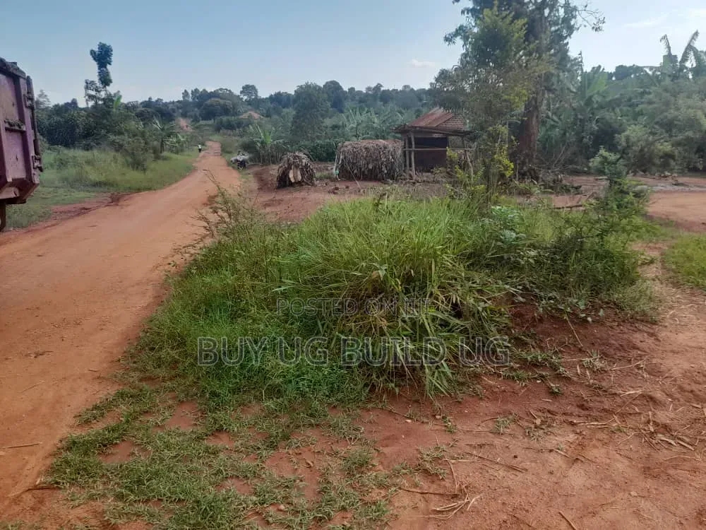 36 Decimals Title Location Busiika Kalagara Gayaza Rd 28M