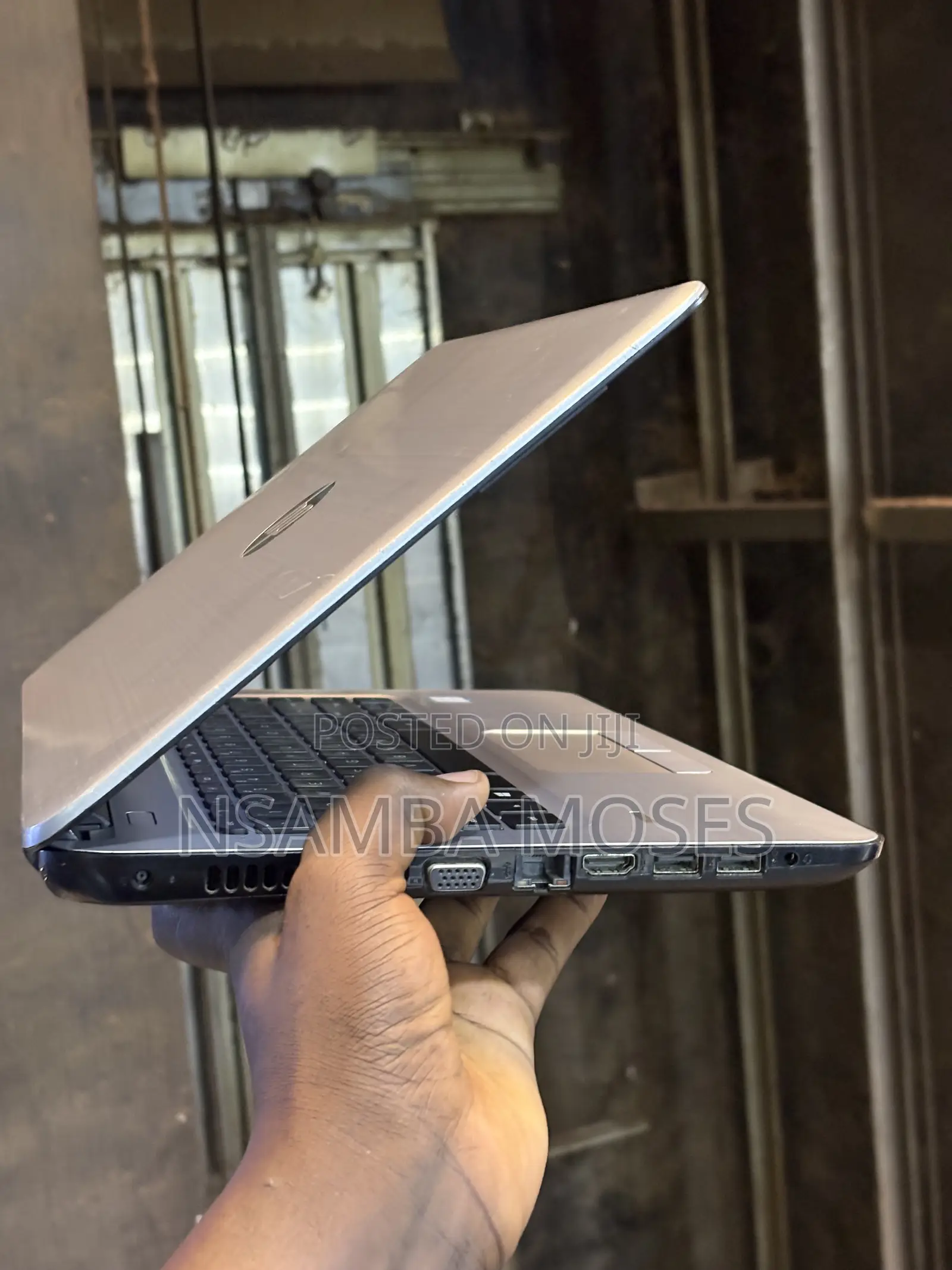 Laptop HP 348 G4 8GB Intel Core i5 HDD+SSD 256GB