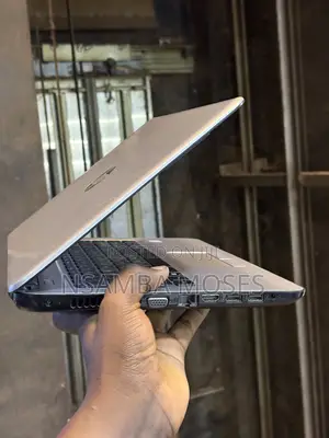 Laptop HP 348 G4 8GB Intel Core i5 HDD+SSD 256GB