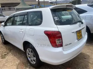 Toyota Noah 2010 White