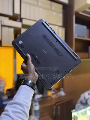 New Laptop Dell Latitude 3310 8GB Intel Core i3 SSD 256GB