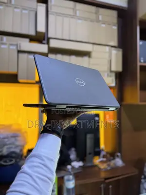 Laptop Dell Latitude 3310 4GB Intel Core i3 HDD 500GB