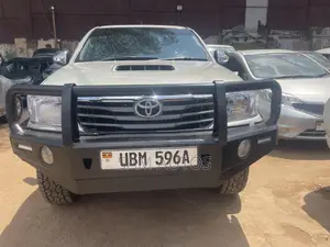 Toyota Hilux 2014 Silver