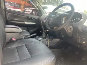 Toyota Hilux 2014 Silver