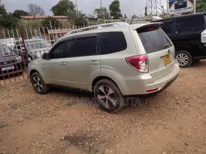 Subaru Forester 2010 Gold