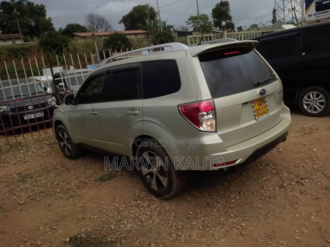 Subaru Forester 2010 Gold