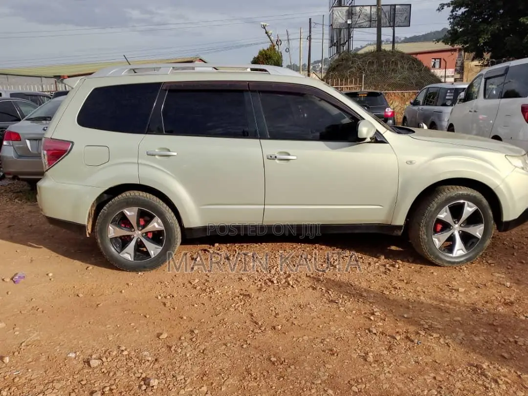 Subaru Forester 2010 Gold